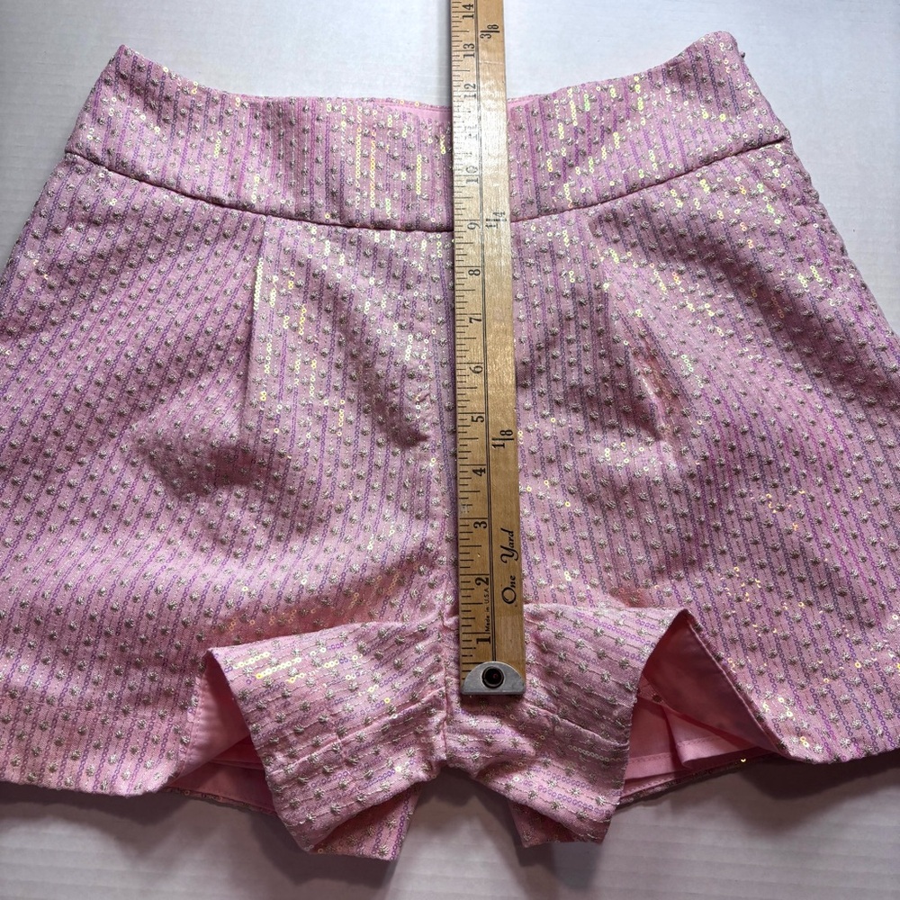 Sequins Embroidered Shorts Pink 3” inseam Pleated Pockets Women’s size 4 NWOT - Picture 7 of 14